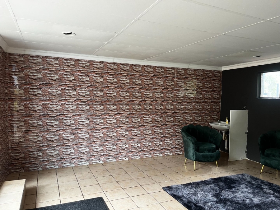 Commercial Property for Sale in Schoemansville North West